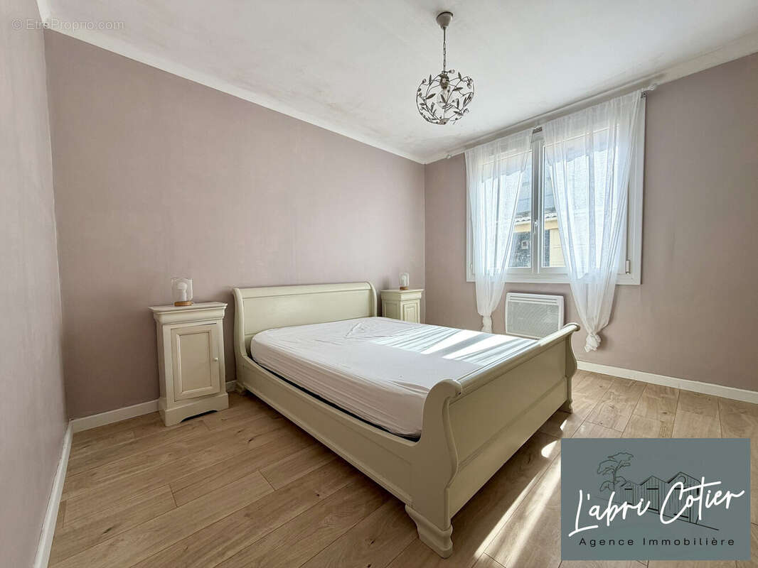Chambre 1 - Appartement à SAINT-JEAN-DE-MONTS