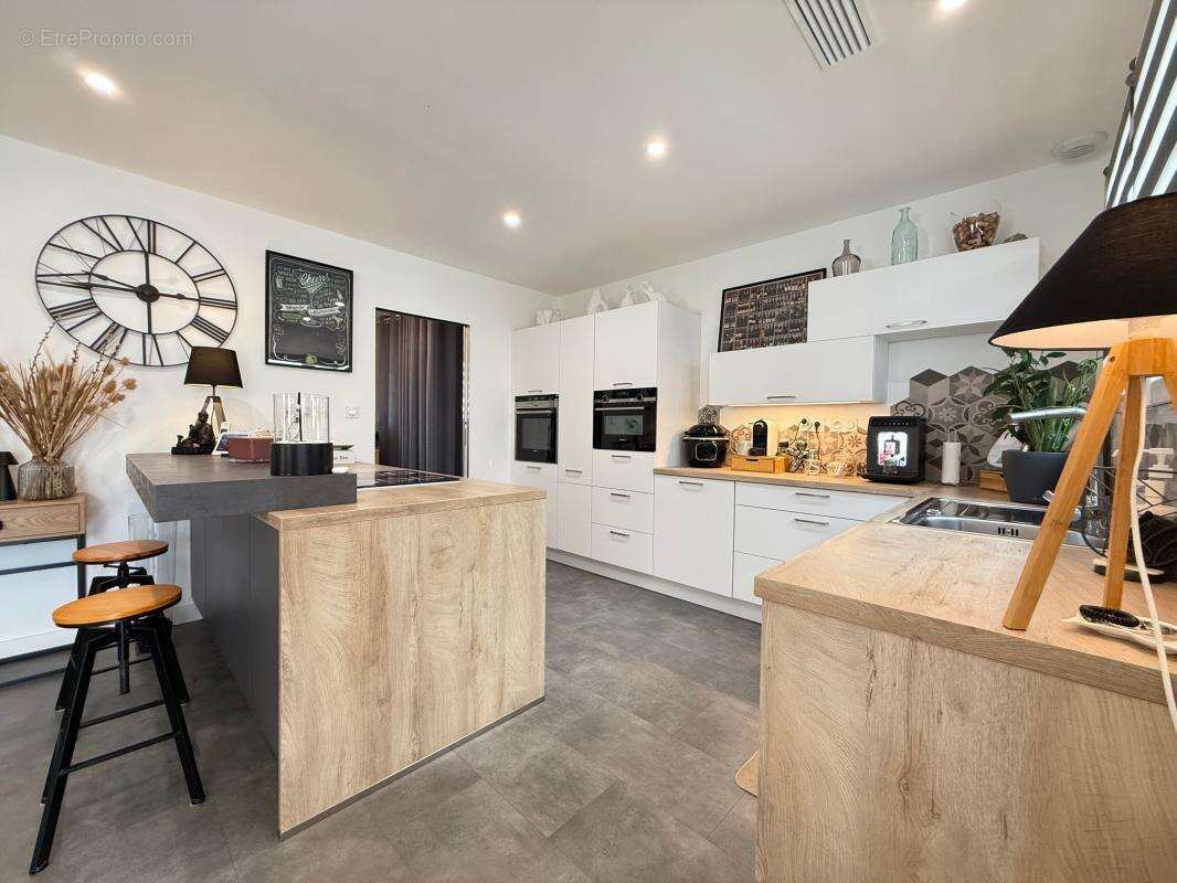 Maison à SAINT-SULPICE-DE-ROYAN