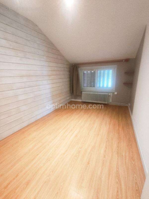 SAINT MAUR- Maison familiale 180m2 avec jardin clos, vie de plain-pied possible aucun travaux - photo 16