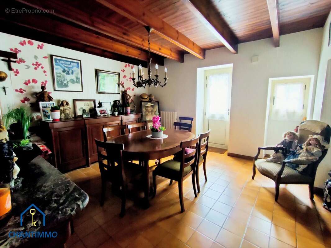 Maison à LA CAILLERE-SAINT-HILAIRE