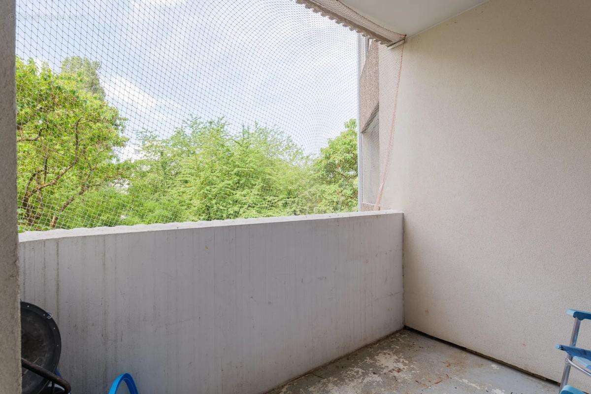 SEVRAN - Appartement de type T4 de 77 m²  avec Balcon et Loggia - photo 13