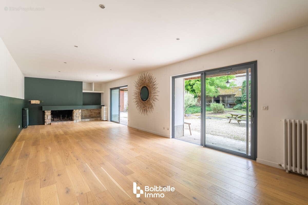 Maison 329 m² à Arbonne-La-Foret  - photo 4