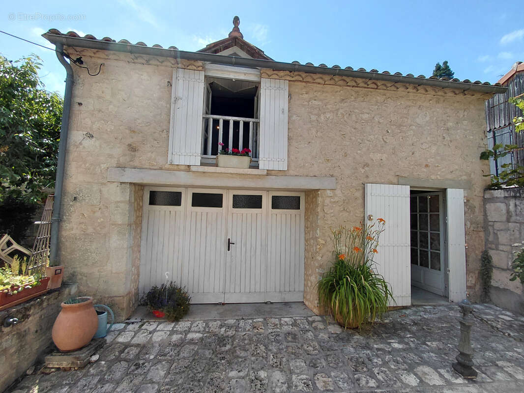 Proche du Château, Maison en pierre à Château l'Evêque - photo 17