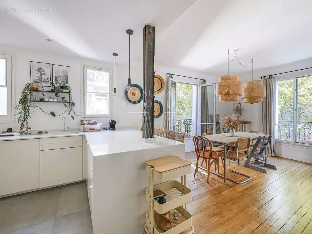 Appartement à PARIS-16E