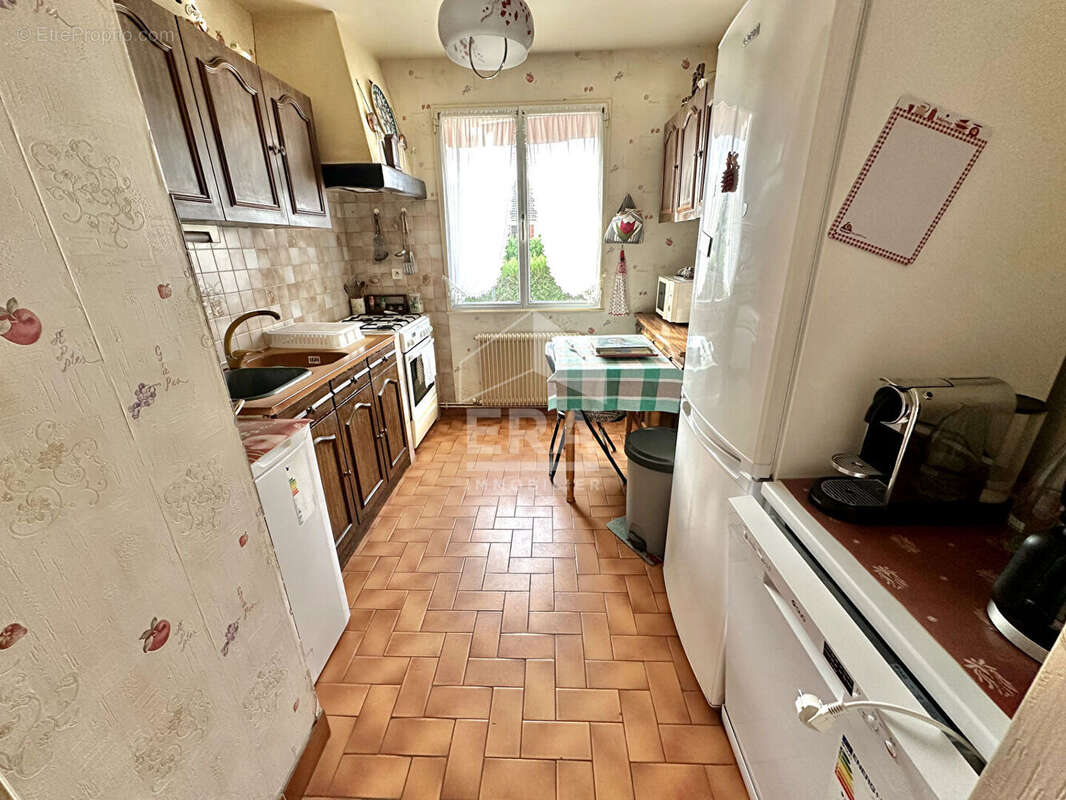 Maison à VILLENEUVE-LA-GUYARD