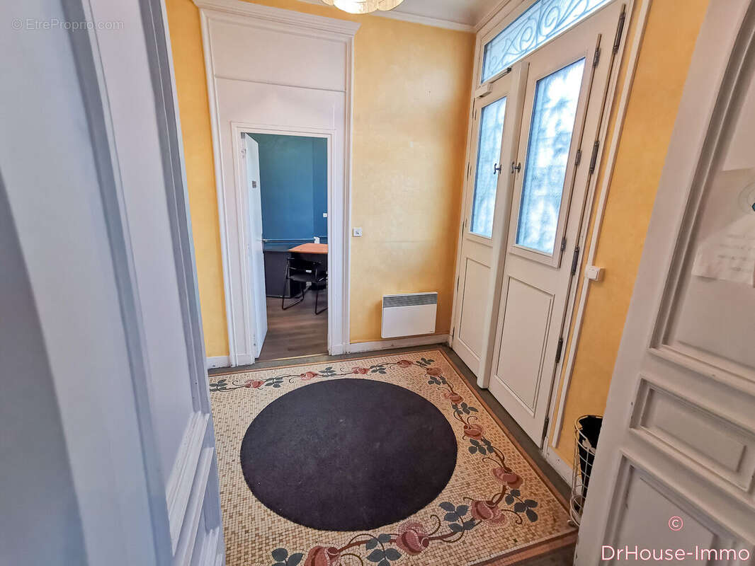 Appartement 107 m² à Tours  - photo 4