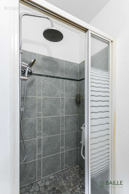 Photo 9 - Appartement à MARSEILLE-4E