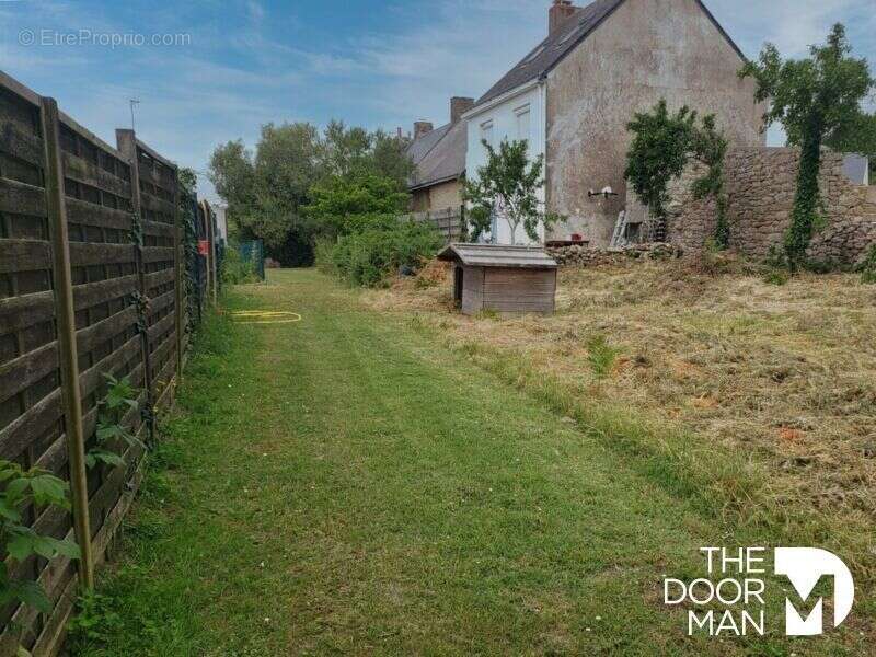 Terrain à LA TURBALLE