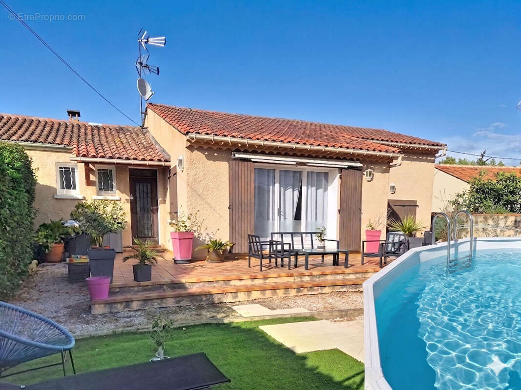 Maison à SAINT-CYR-SUR-MER