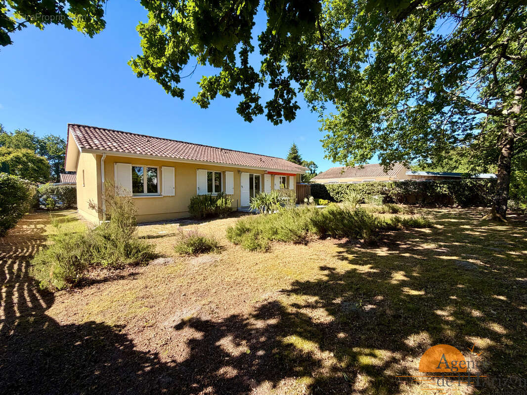 Maison à ARES