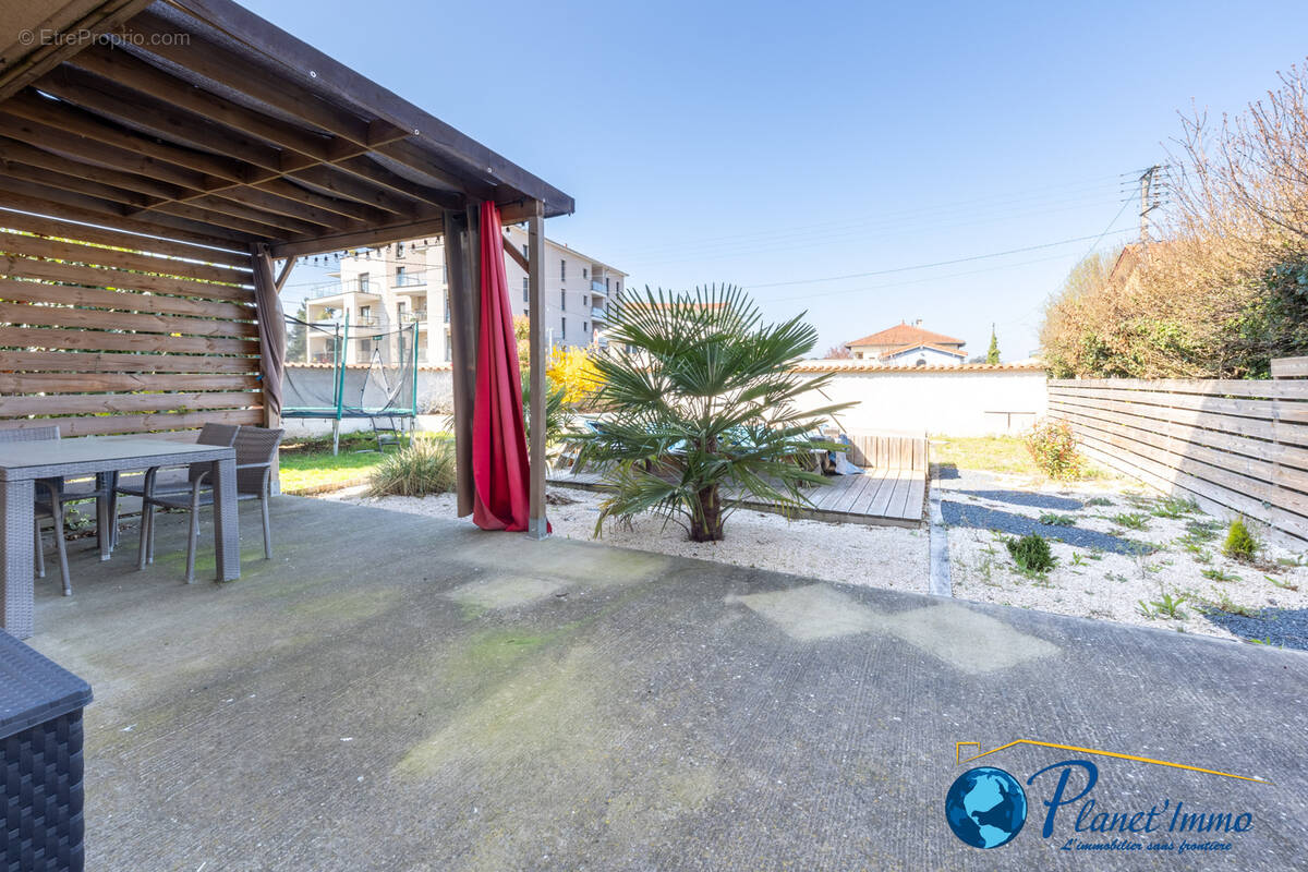 Maison à VEAUCHE