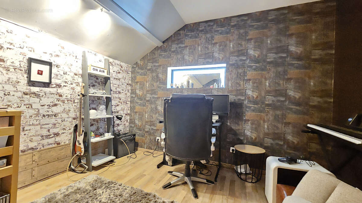 Maison à LES HERBIERS