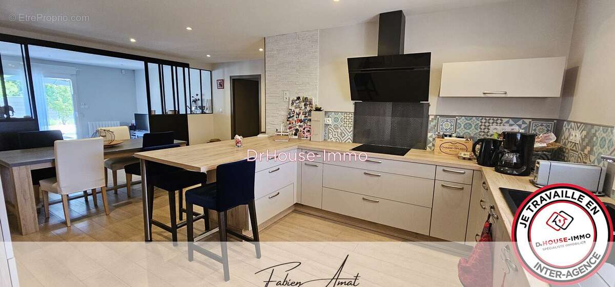 Maison 123 m² à Bassens  - photo 2