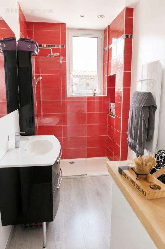 Appartement lumineux avec garage en centre bourg - photo 8