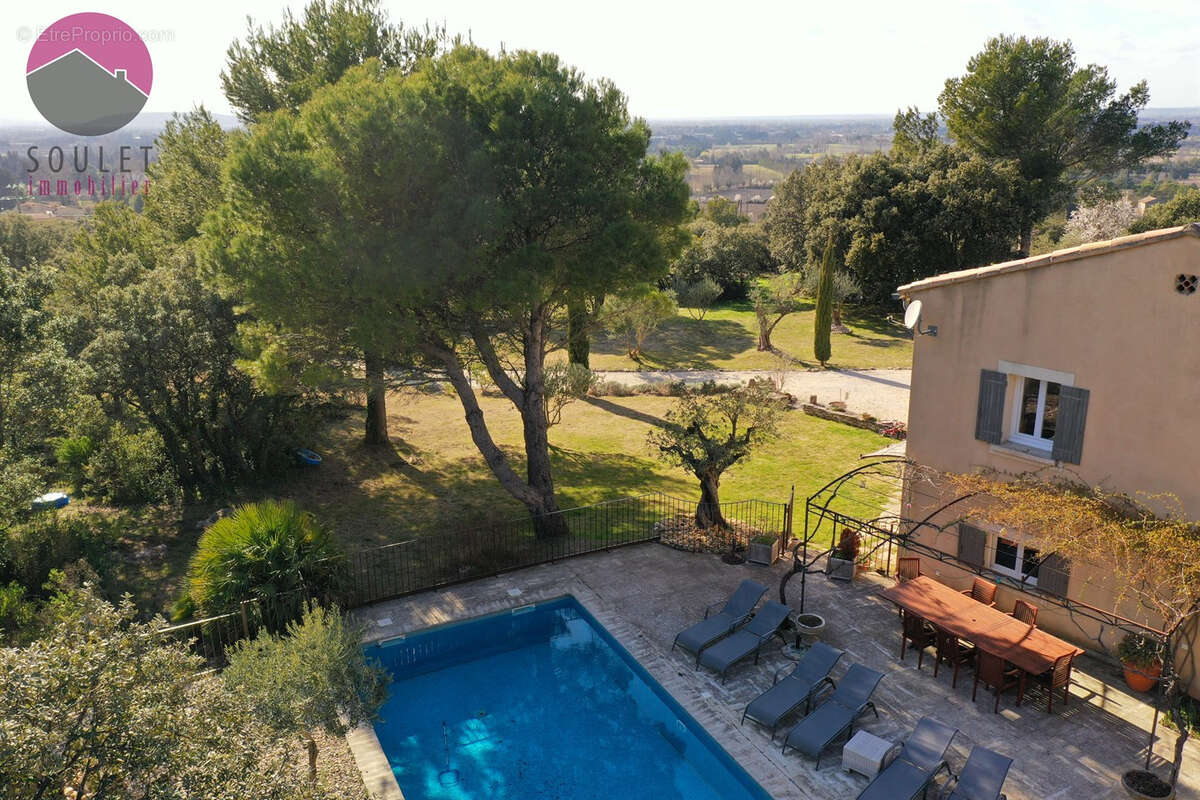 Maison à L'ISLE-SUR-LA-SORGUE