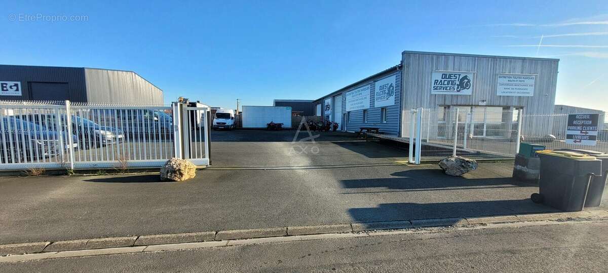 Commerce à LA RENAUDIERE