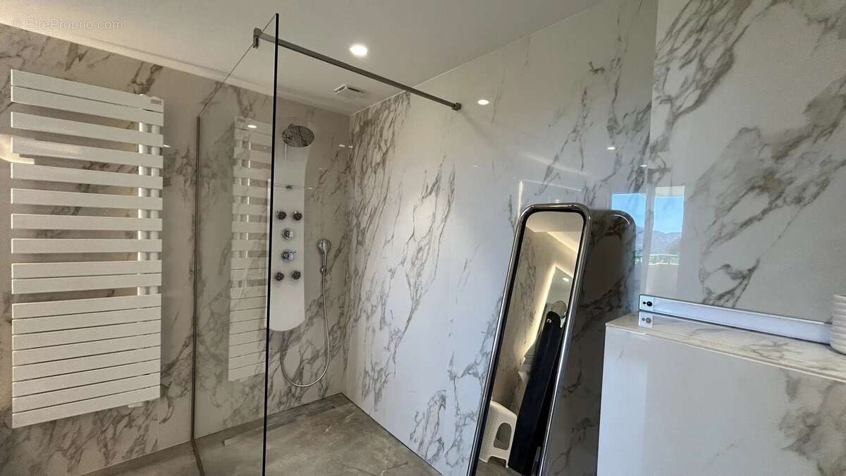 Appartement à MANDELIEU-LA-NAPOULE