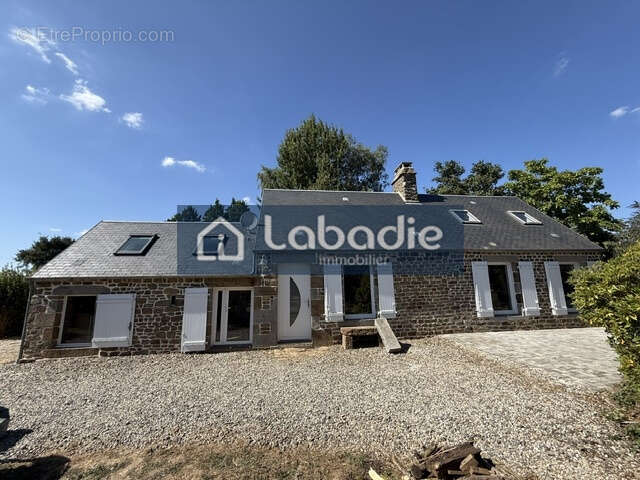 A 5km de Vire, longère en pierres de 70m2 en parfait état sur un terrain de 2000m2. - photo 11