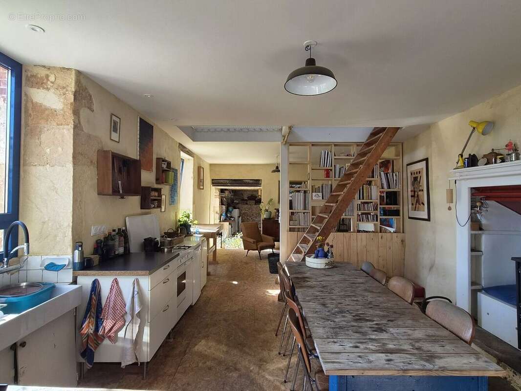 20260324160500 - Maison à SAINT-CYPRIEN