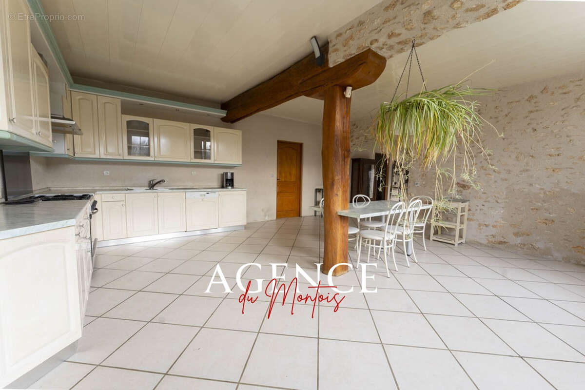 Maison à BRAY-SUR-SEINE