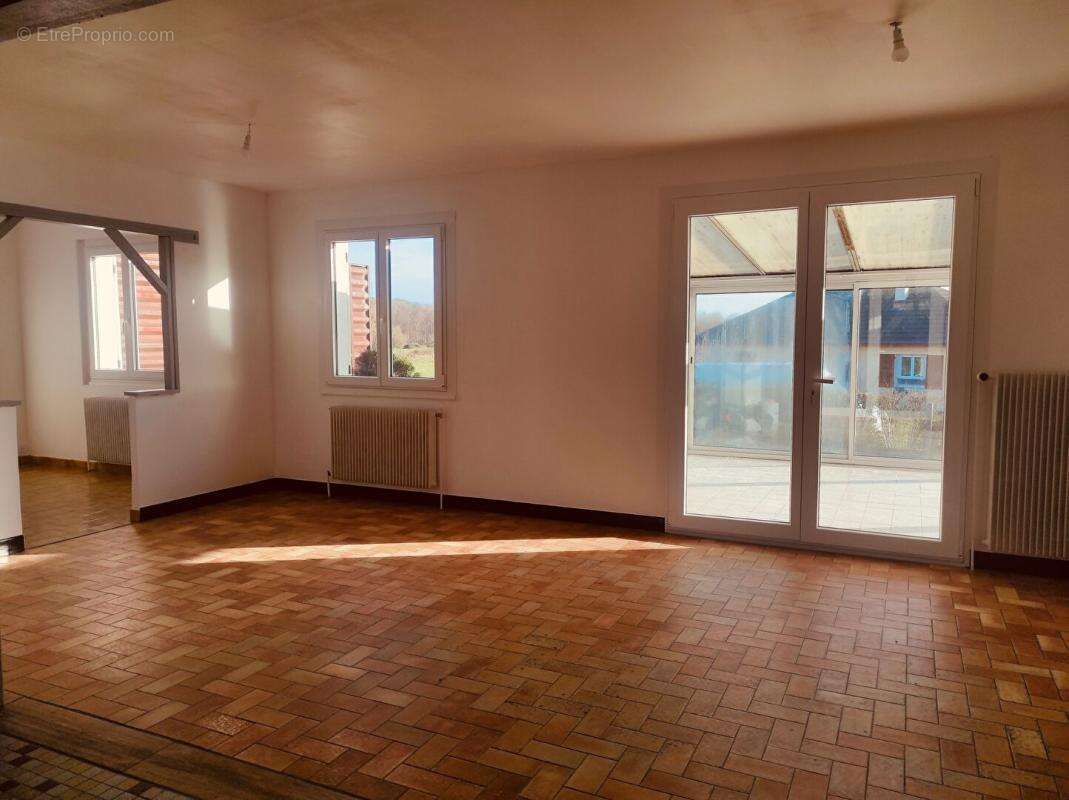 Maison à SAINT-LUBIN-DES-JONCHERETS