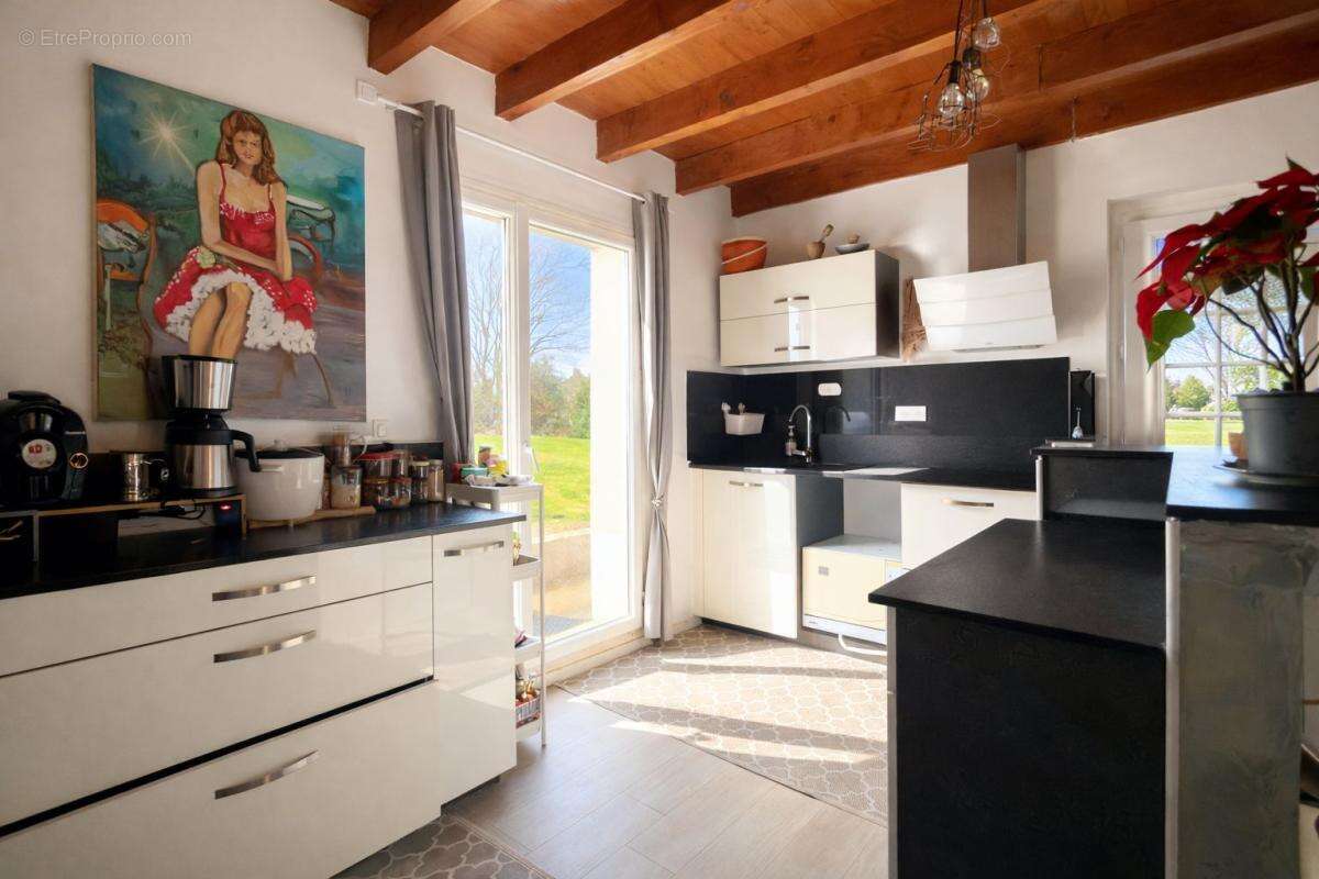 Maison à COMPS-LA-GRAND-VILLE