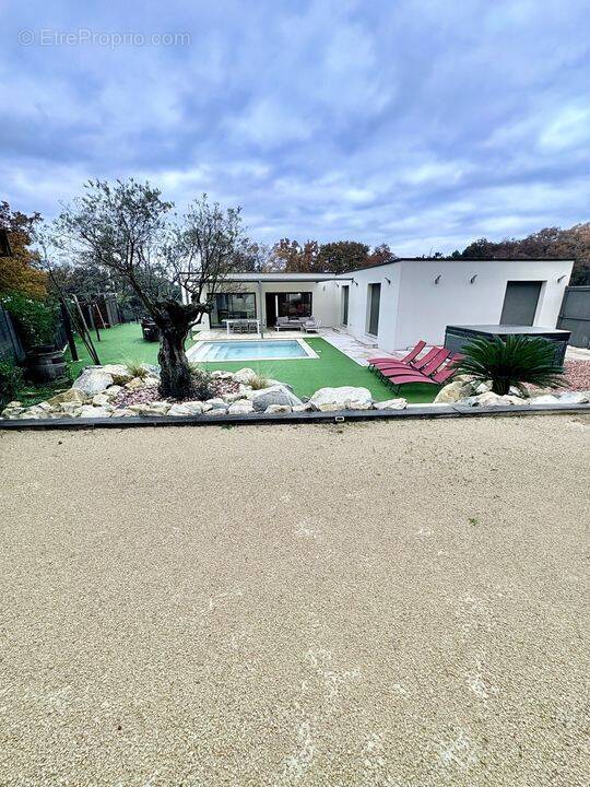 Maison à ROCHEFORT-DU-GARD