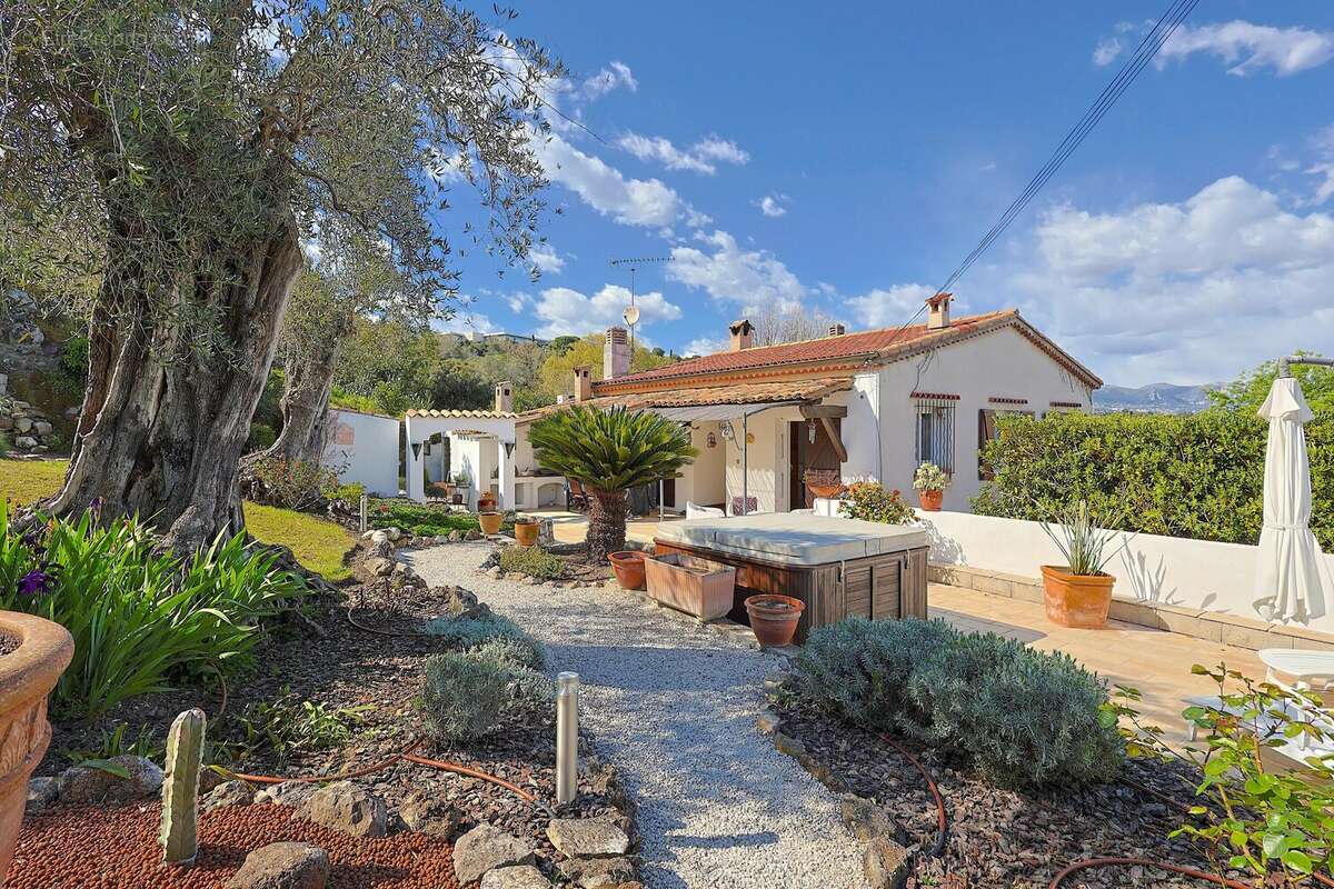 Appartement à VILLENEUVE-LOUBET