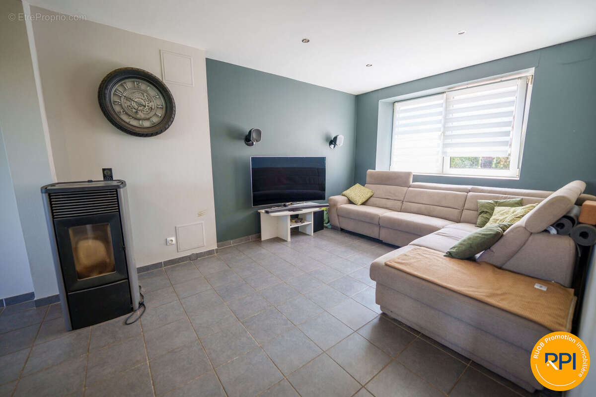 Maison 156 m² à Oeting  - photo 4