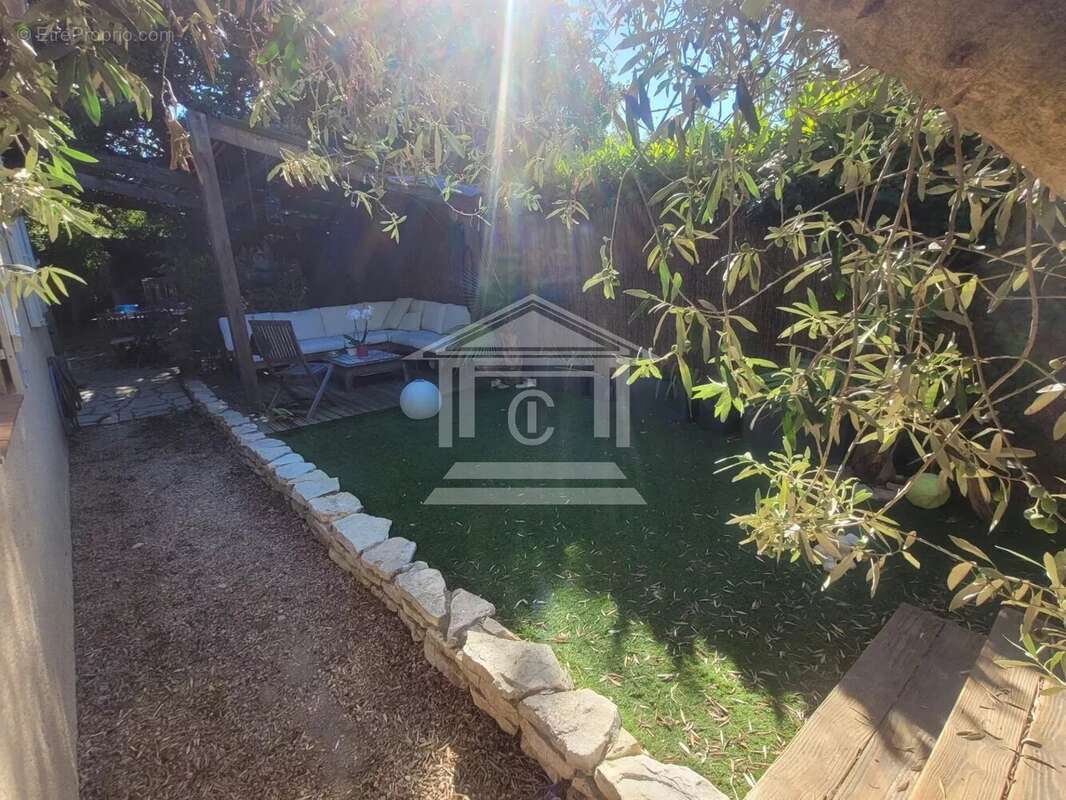 Maison à TOURRETTES