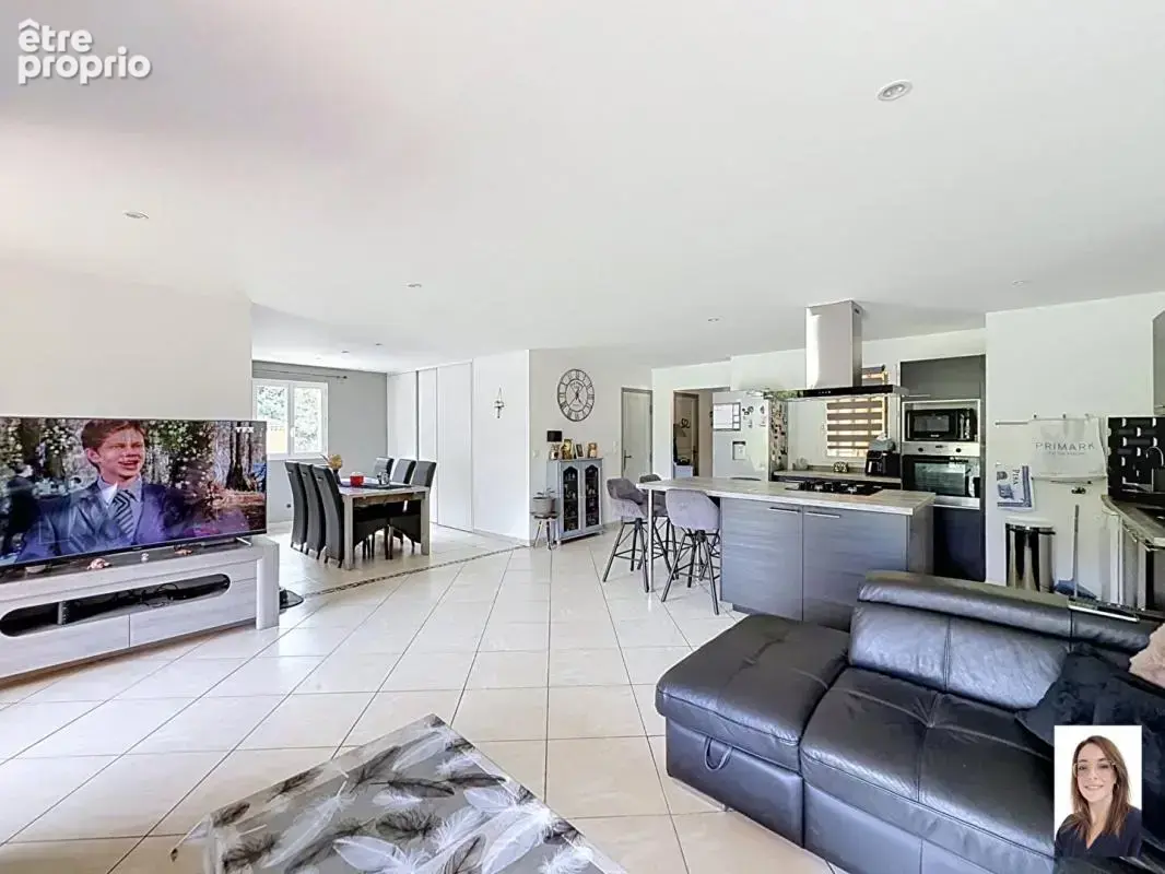 Maison 8 pièces 235 m² à vendre à Tourves (83170) - photo 12