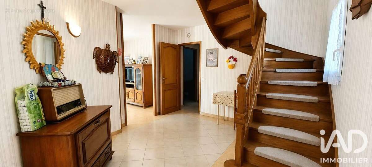 Maison 160 m² à Aynac  - photo 2