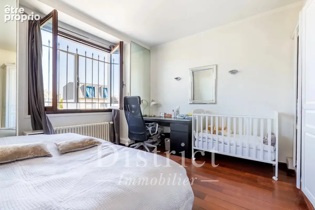 Belle propriété sur les bords de Marne. Maison de 432 m² sur 917 m² de terrain. - photo 16