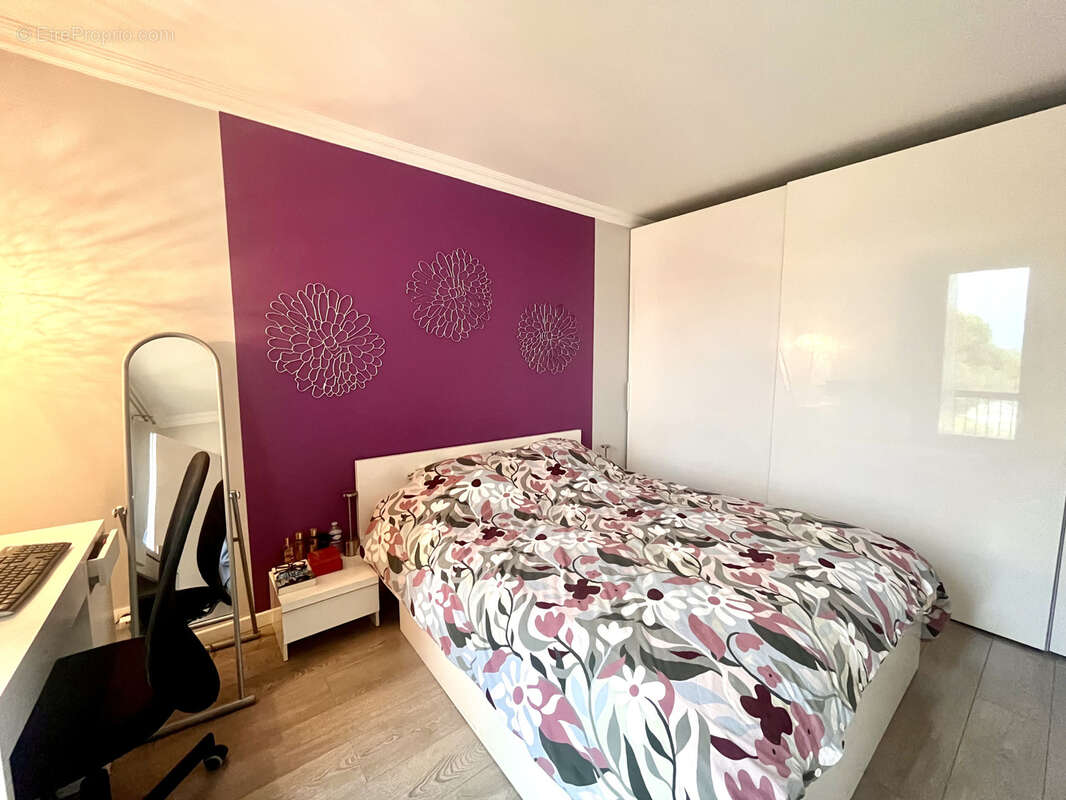 Appartement à CARROS