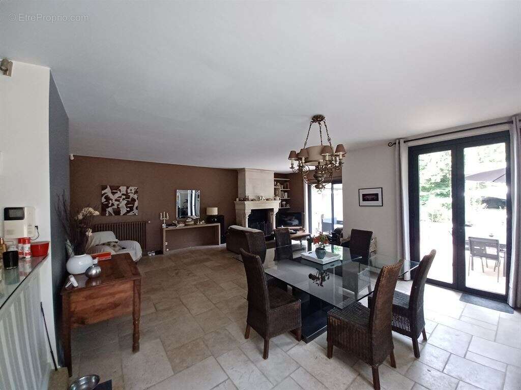 Maison à MONTBAZON