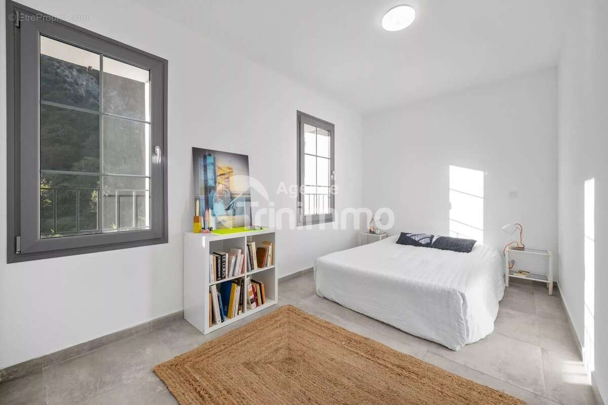 Appartement à TOURRETTE-LEVENS