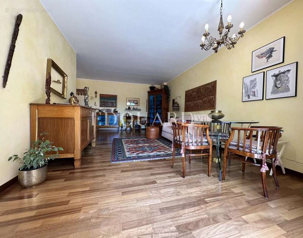 Spacieux deux pièces en excellent état avec splendide terrasse, cave et grand parking en sous-sol - photo 20