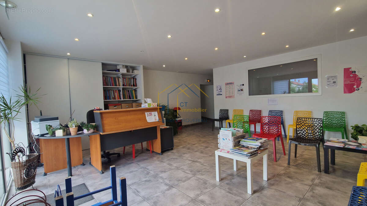 Local professionnel + logement - photo 14