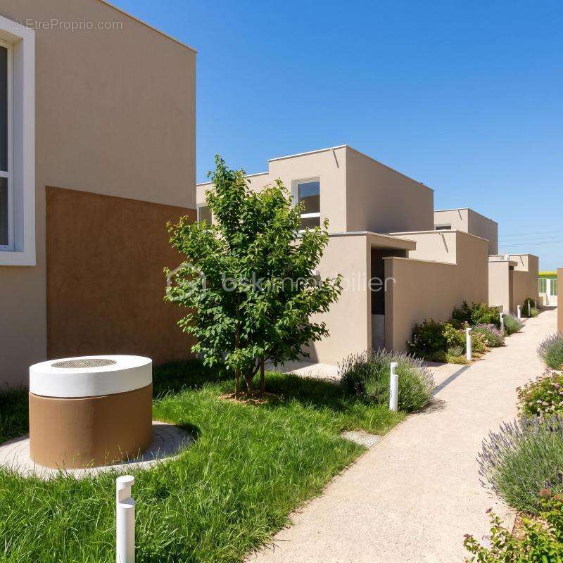 Appartement à NEYRON