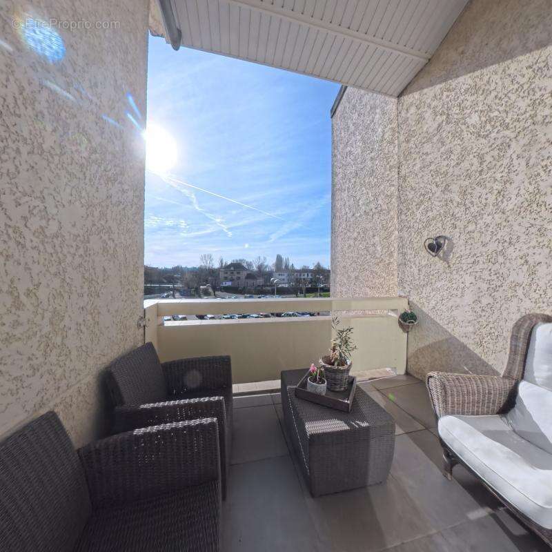 Appartement à PONT-DE-CHERUY
