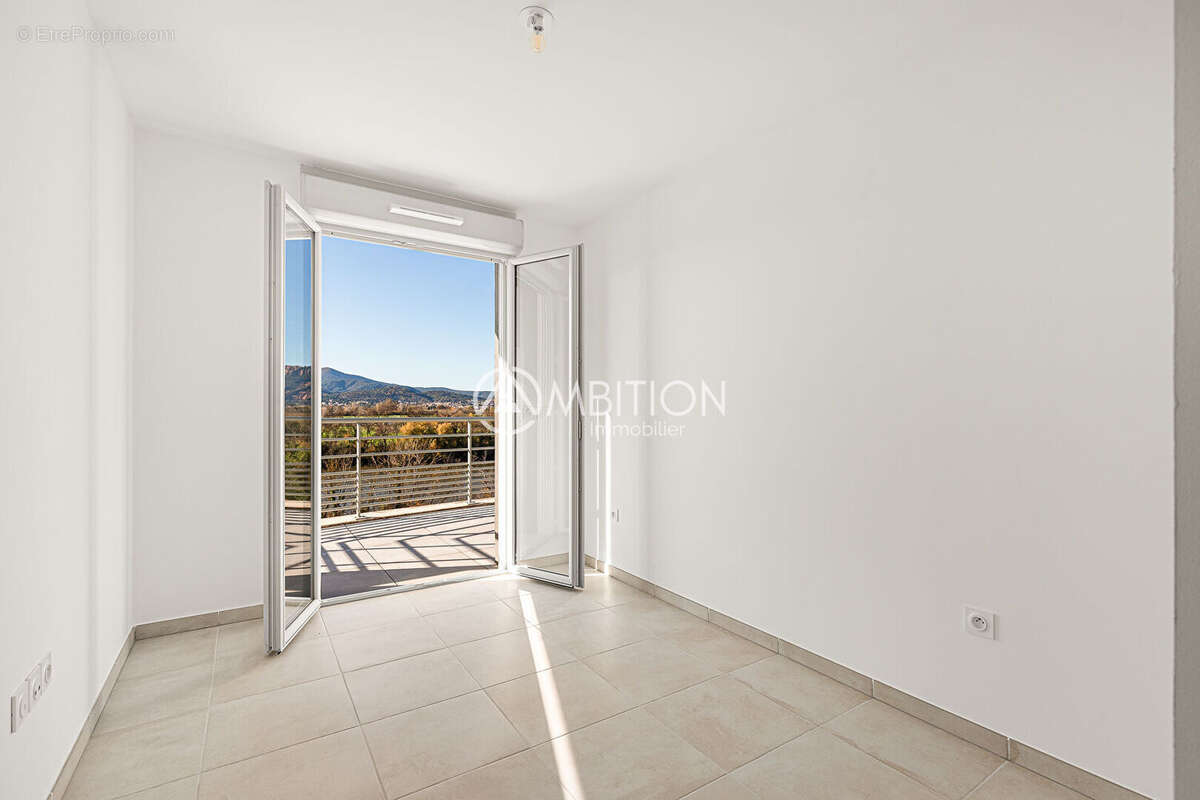 Appartement à PUGET-SUR-ARGENS