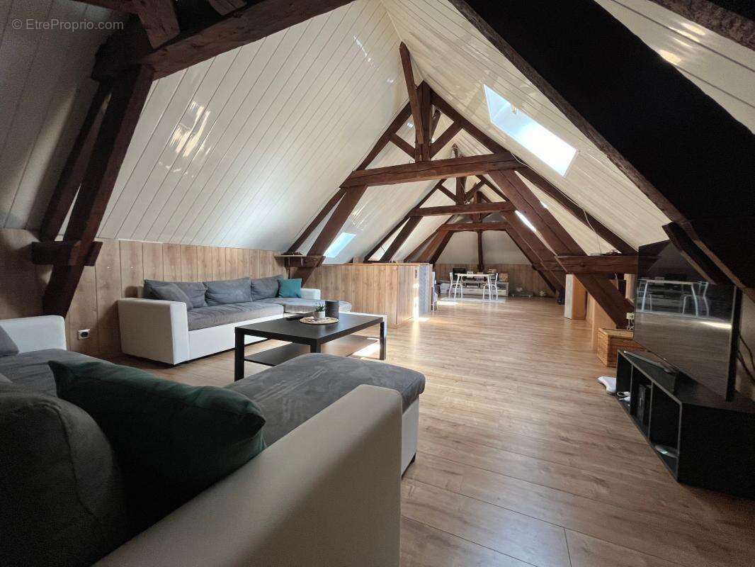 Lucon quartier marche couvert et piscine maison de caractere bourree de charme avec annexes et patio - photo 32