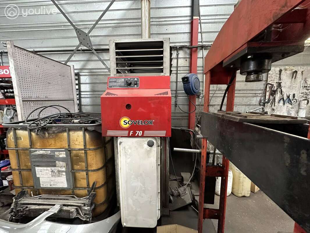 Commerce à MONTIGNY-LE-CHARTIF