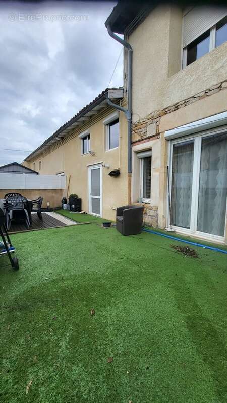 Appartement à LA CHAPELLE-DE-GUINCHAY