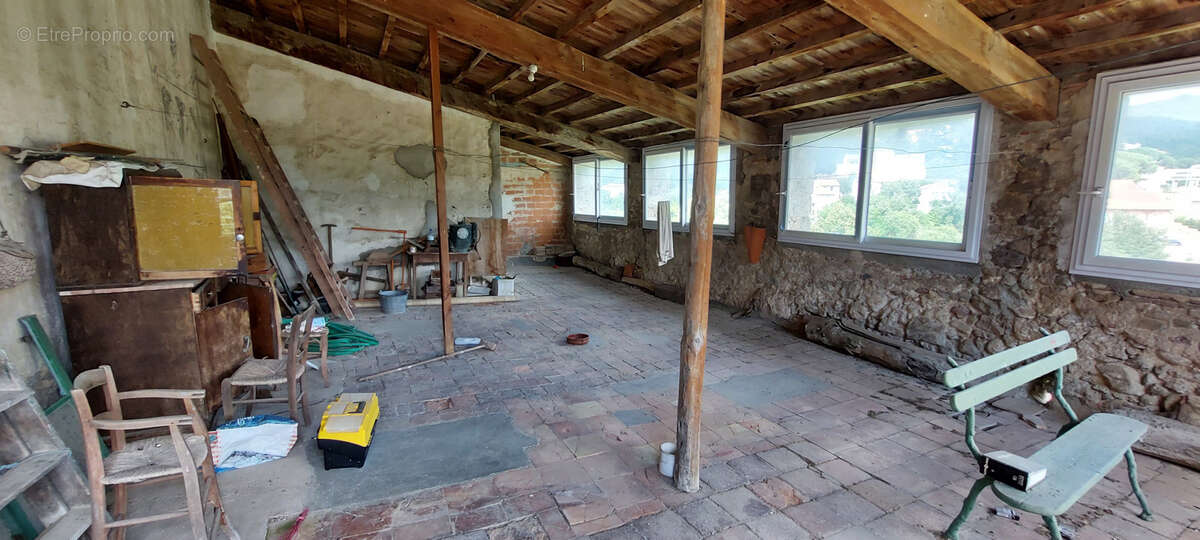 Maison à SAINT-LAURENT-DE-CERDANS