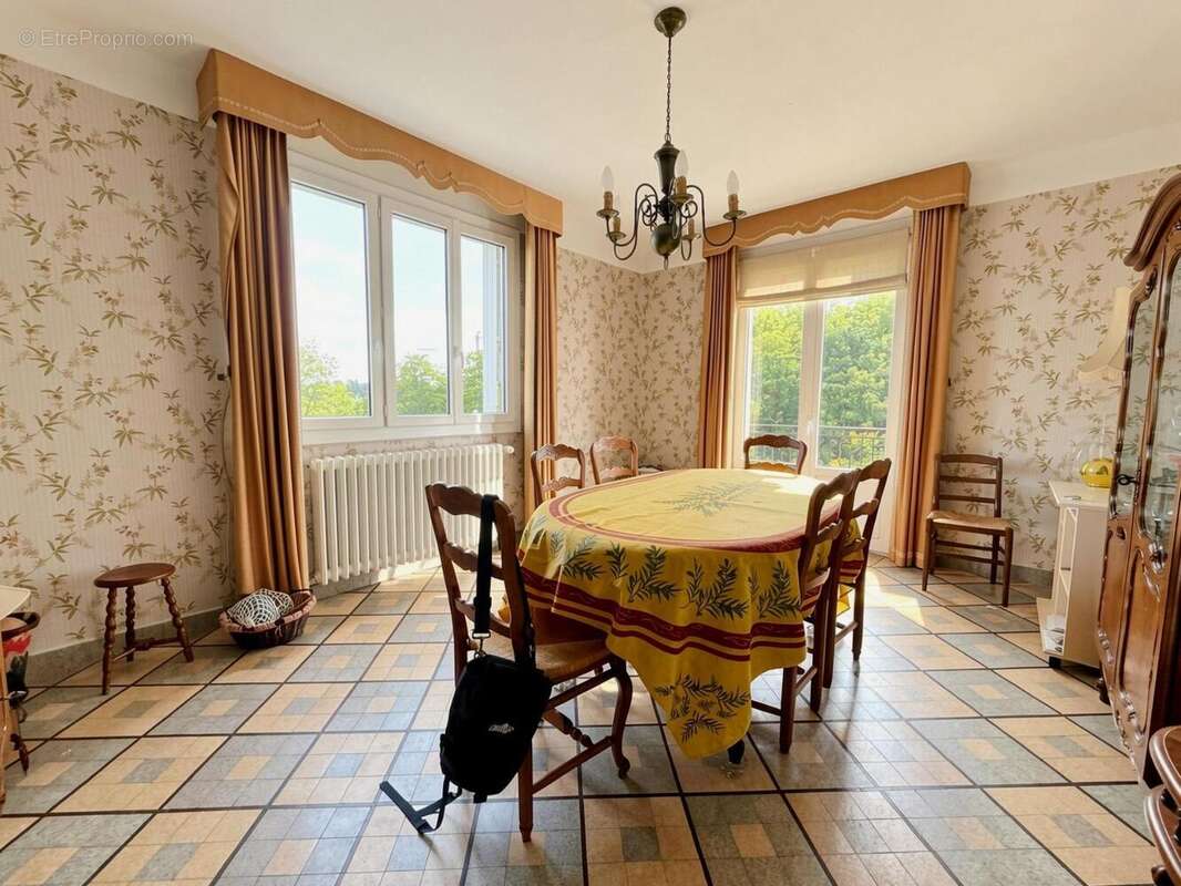   - Maison à LABEGUDE