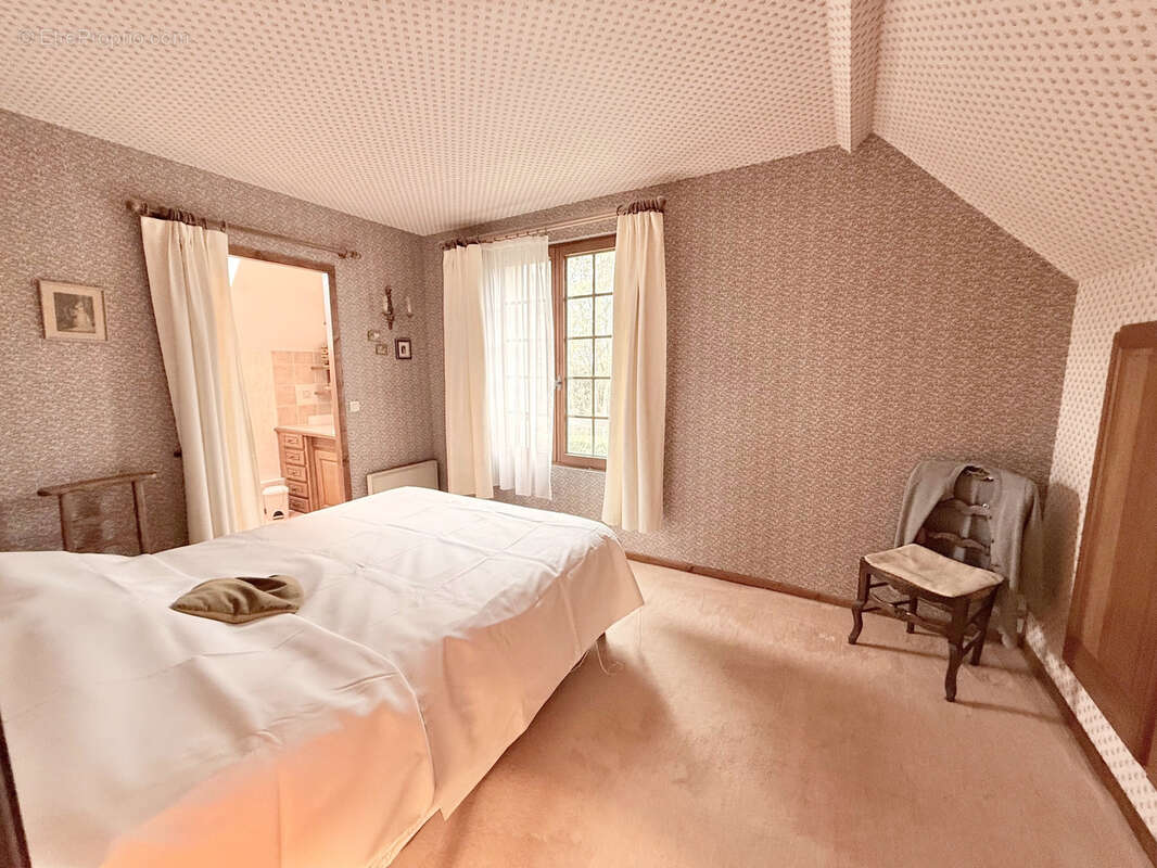Maison à HOUDAN