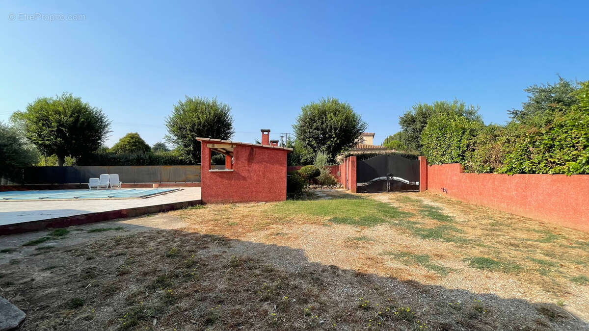 A 10 minutes d'Uzès, villa de plain-pied avec jardin, piscine et pool-house - photo 22