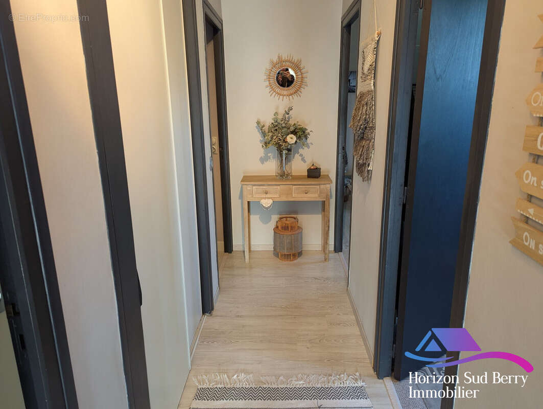 Couloir - Maison à BRIANTES