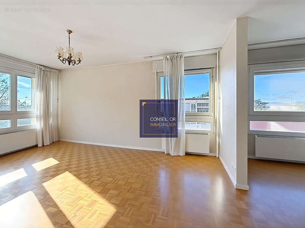 Appartement à OULLINS